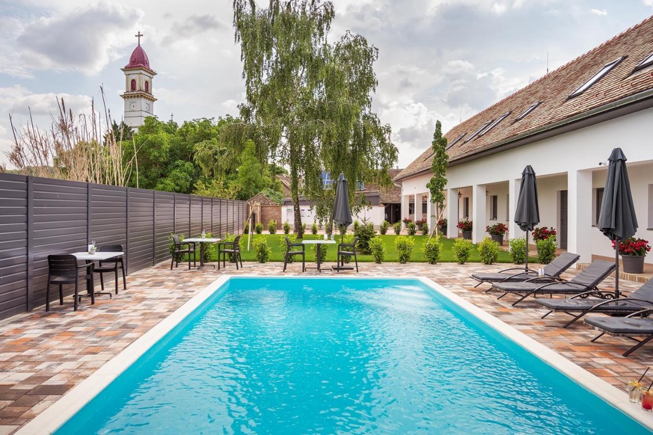 Palkonyha Panzio Speiz Gasztromuhely Bed & Breakfast Palkonya Exterior photo