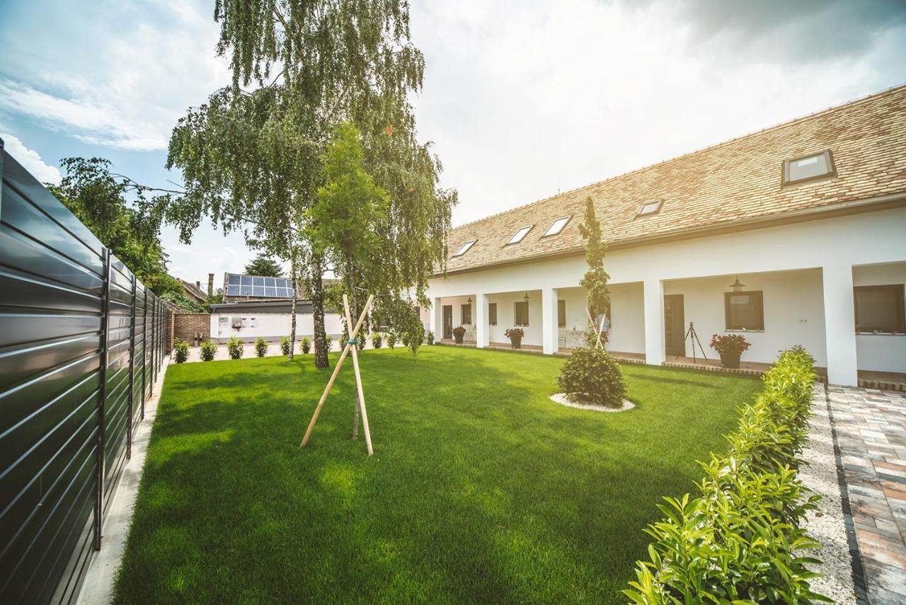 Palkonyha Panzio Speiz Gasztromuhely Bed & Breakfast Palkonya Exterior photo